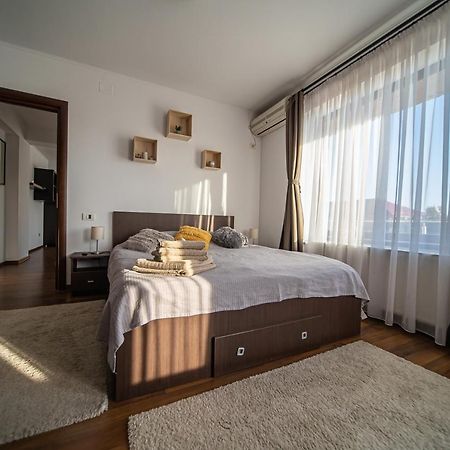 Apartament Tatu Bar&Grill Otopeni Exterior foto