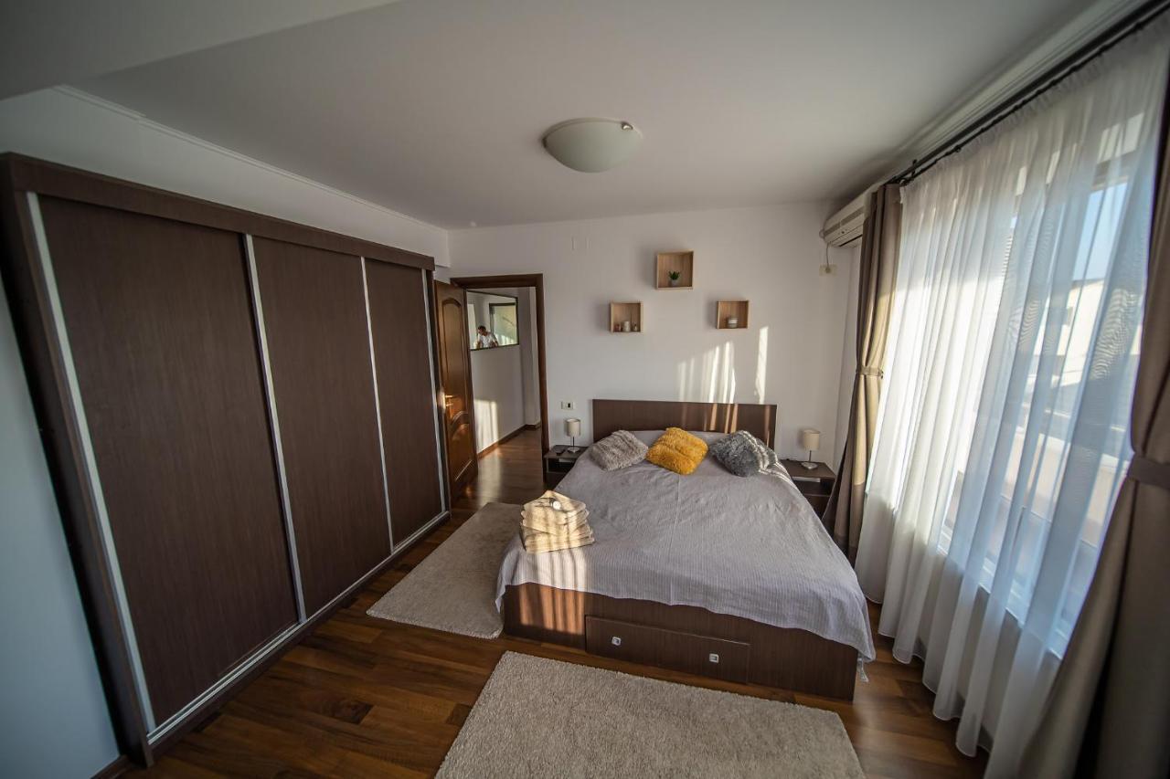 Apartament Tatu Bar&Grill Otopeni Exterior foto