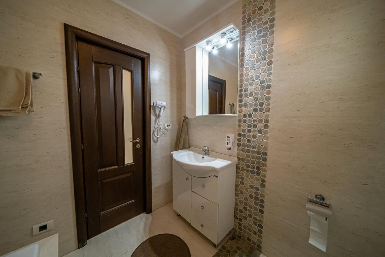 Apartament Tatu Bar&Grill Otopeni Exterior foto
