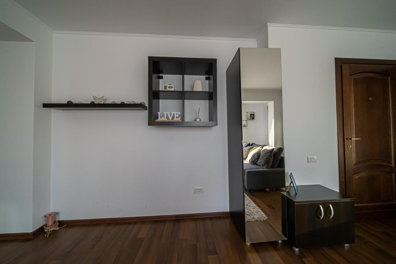 Apartament Tatu Bar&Grill Otopeni Exterior foto