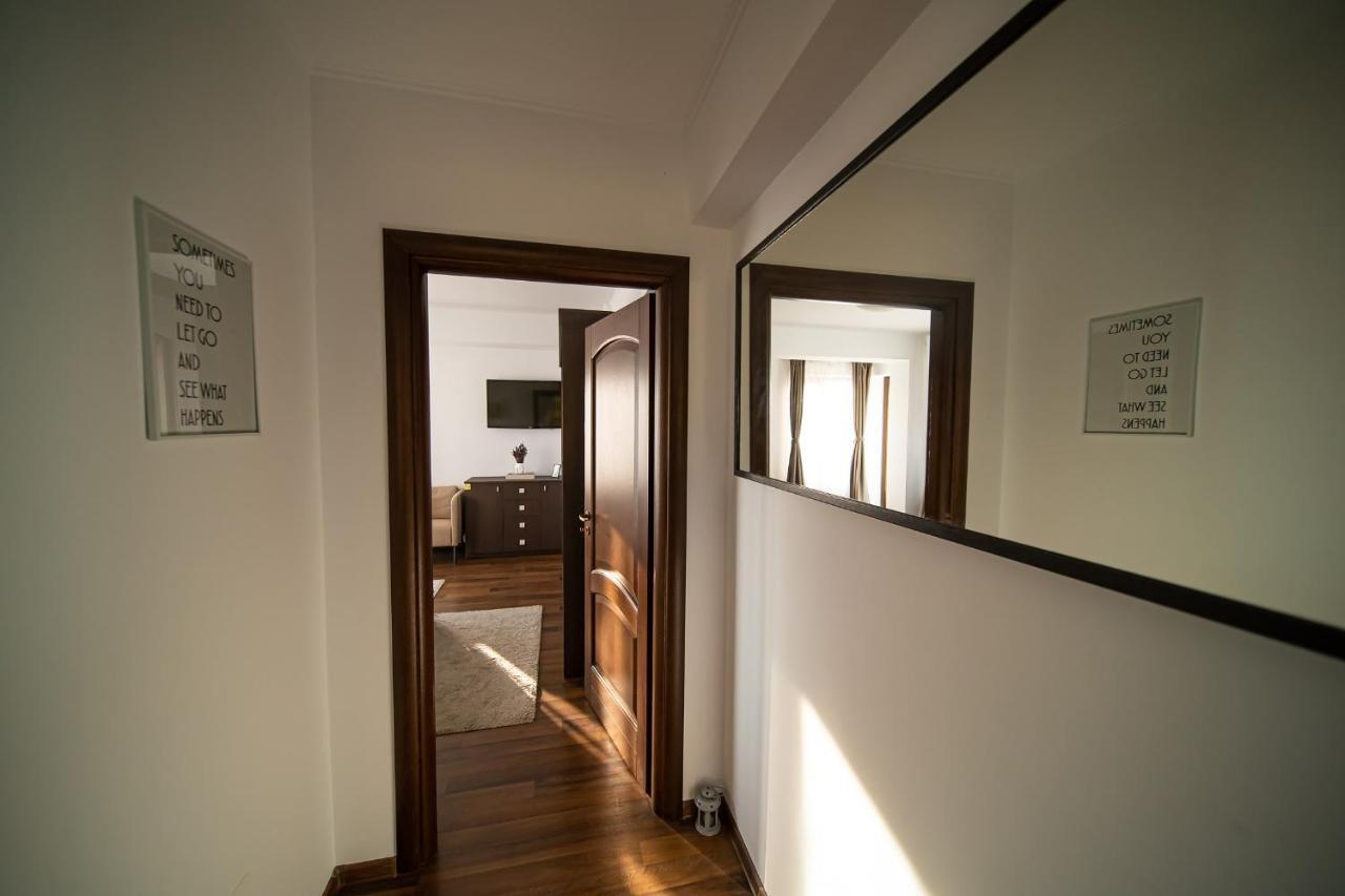 Apartament Tatu Bar&Grill Otopeni Exterior foto