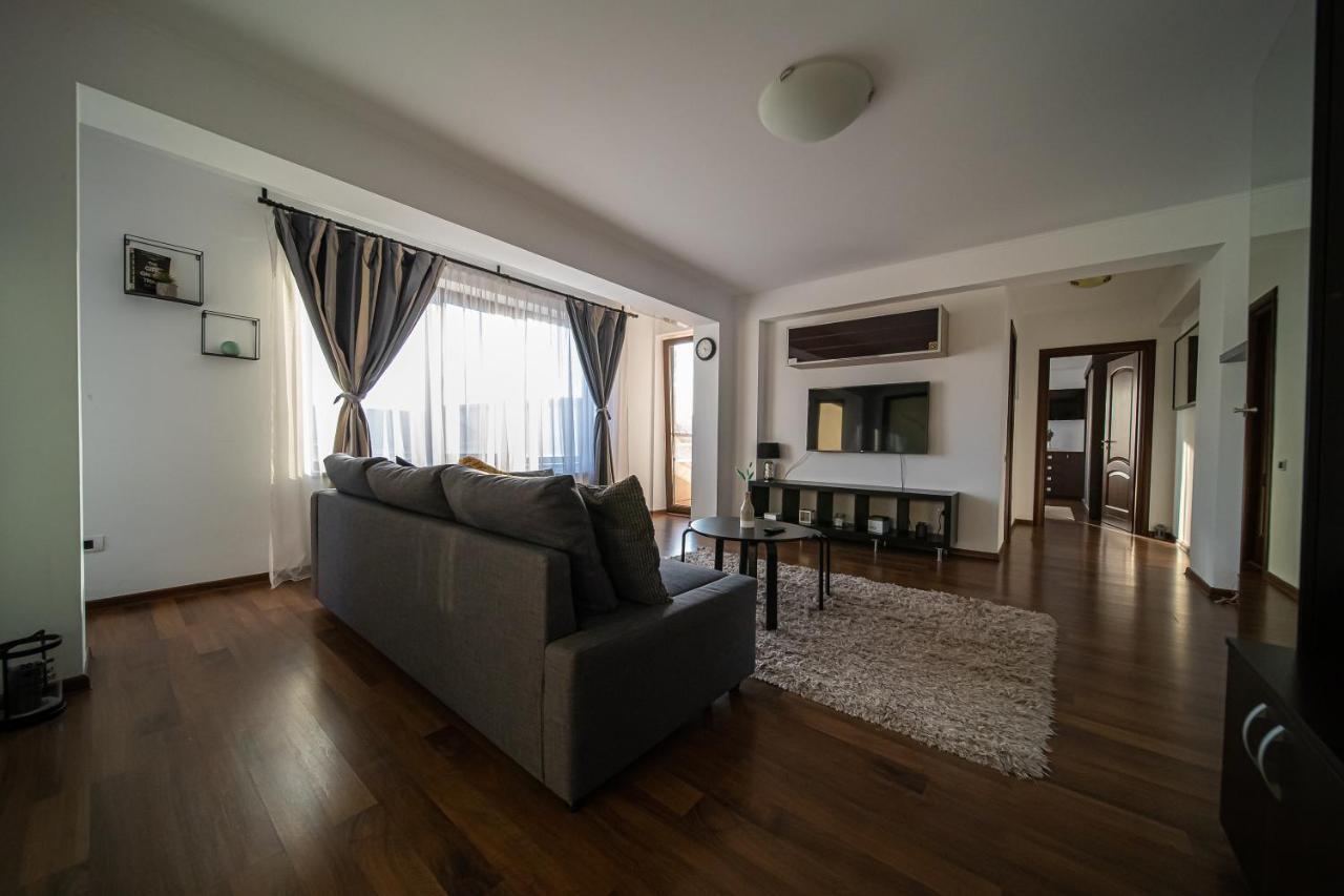 Apartament Tatu Bar&Grill Otopeni Exterior foto