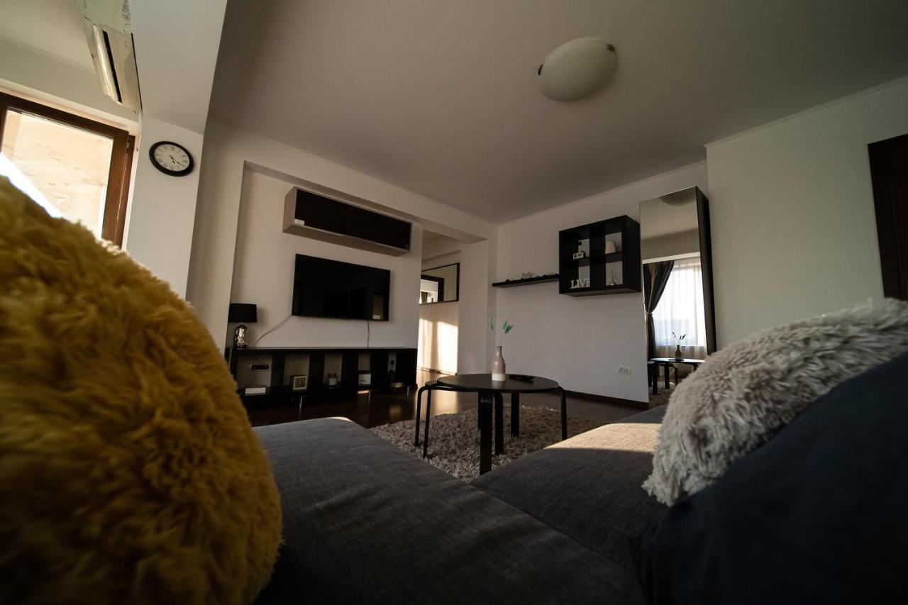 Apartament Tatu Bar&Grill Otopeni Exterior foto