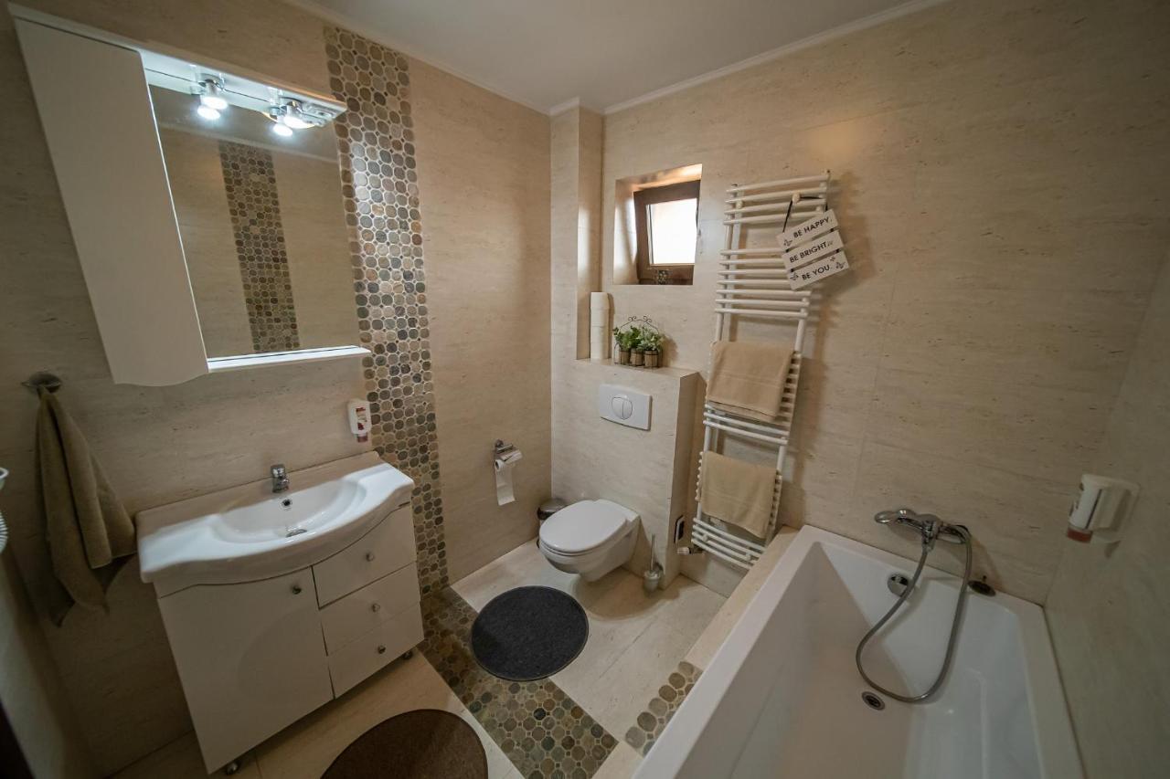 Apartament Tatu Bar&Grill Otopeni Exterior foto