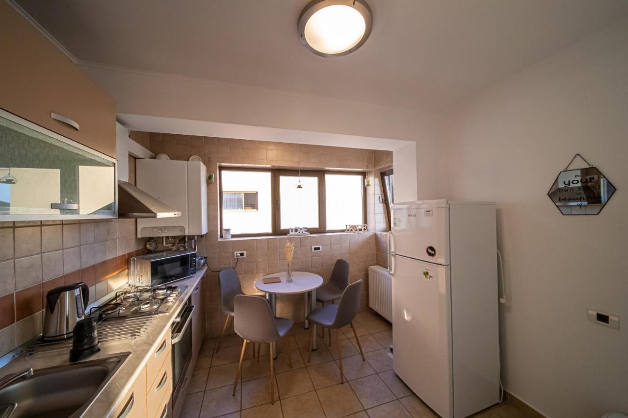 Apartament Tatu Bar&Grill Otopeni Exterior foto
