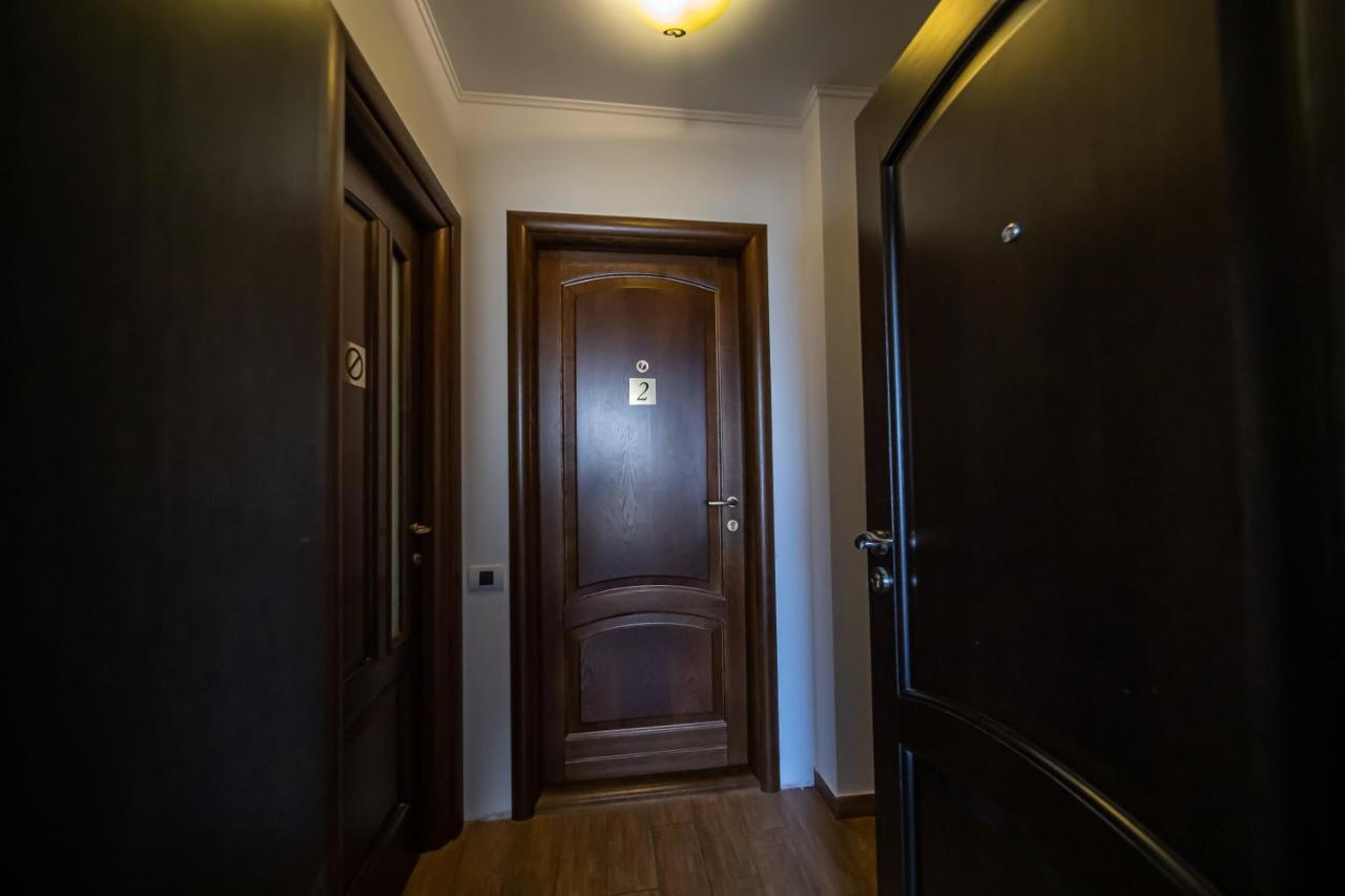 Apartament Tatu Bar&Grill Otopeni Exterior foto