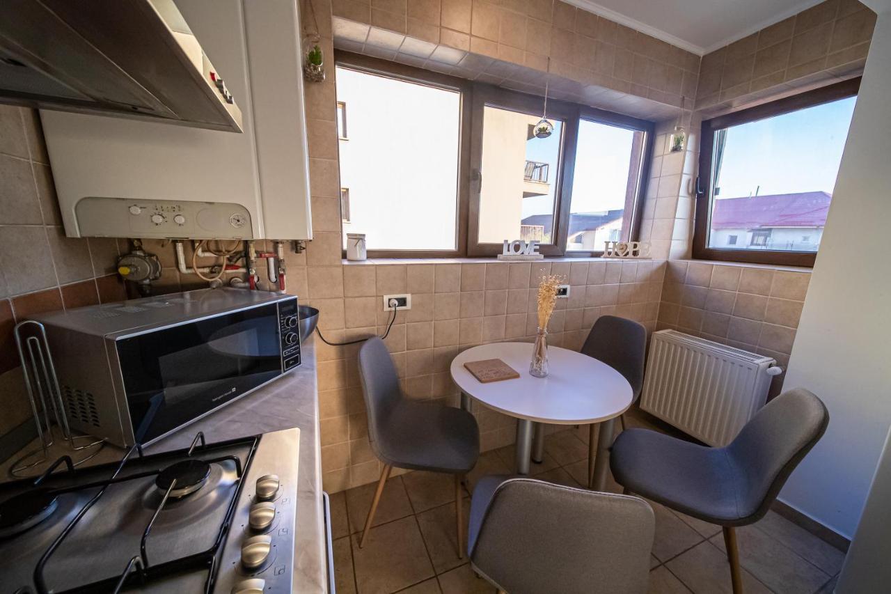 Apartament Tatu Bar&Grill Otopeni Exterior foto